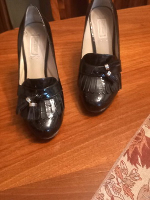 Patent leather shoes lightly used, size 38, genuine leather