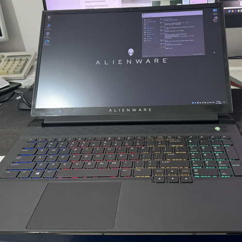 Alienware M17 R3 17.3" i7 10750H 16GB DDR4 1TB NVMe RTX2070 used, moderate battery