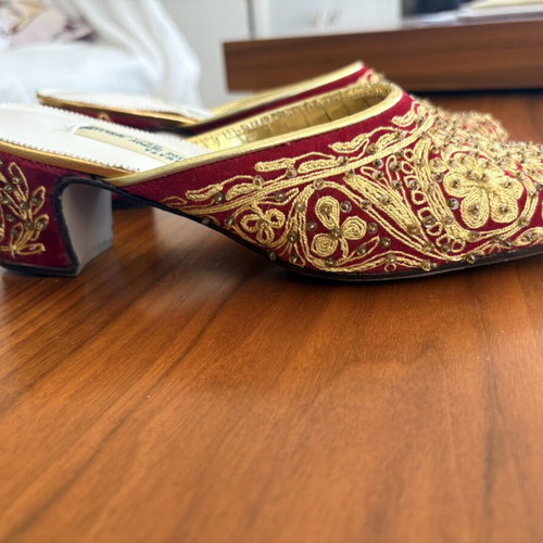 Velvet gold-embroidered handmade pasoumia slippers, size 39