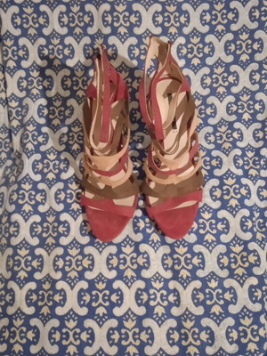 Zara women's pumps size 36 almost new red