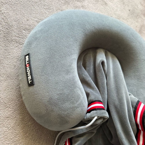 Bell+Howell travel pillow like new