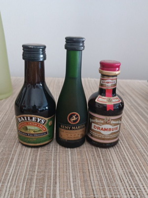 Miniature bottles used, pack of 21