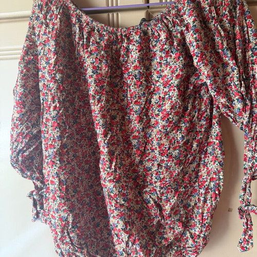 Floral blouse like new, size L