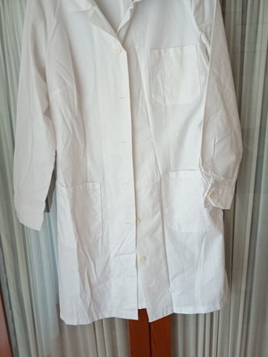 Women's medical coat white like new