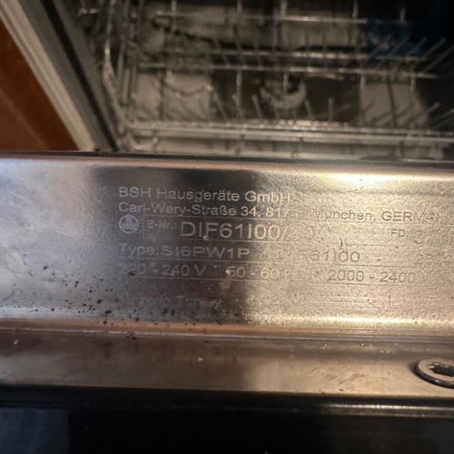 Pitsos built-in dishwasher with wooden kitchen front, model DIF61100