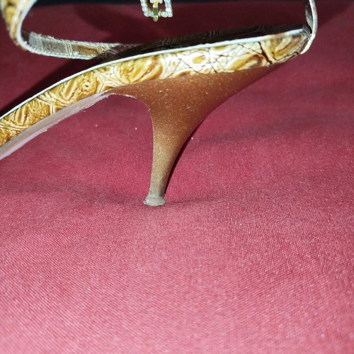 Exe women's sandals used, size 39, gold color, 6cm heel