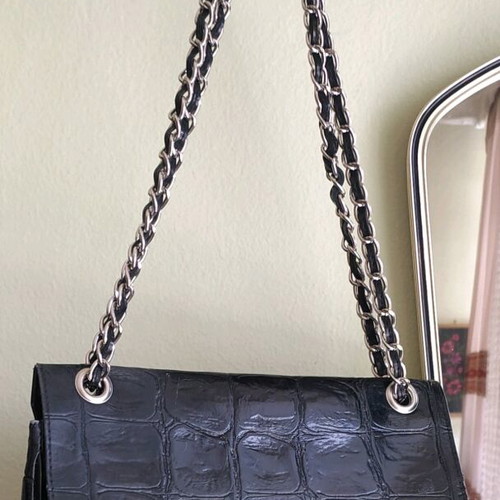 Women's black shoulder and hand bag used