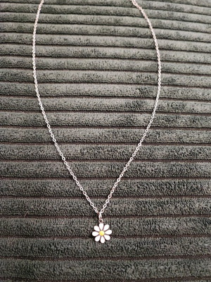 Necklace with daisy new, silver