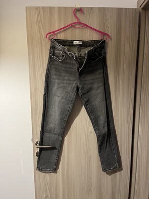 Zara gray elastic jeans like new, size XL