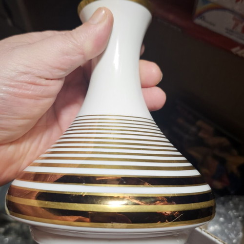 Weimar vase used with crack