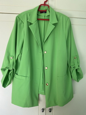 Women's jacket green size XL like new, breathable fabric