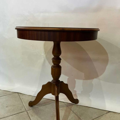 Vintage wooden round side table with carved leg 68x55