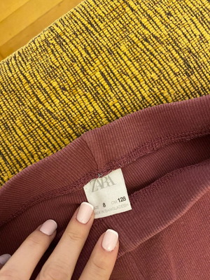 Zara kids leggings like new, for 8 years old