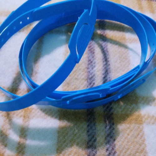 Game Sto Kefali To'cho used with 5 plastic hoops and cards