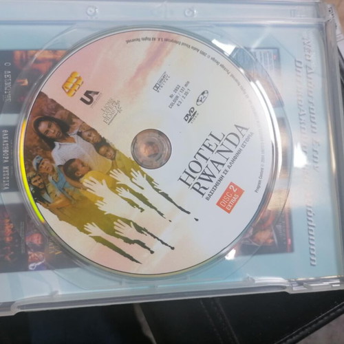 Hotel Rwanda DVD 2-disc edition like new, Greek version with extras