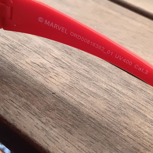Marvel kids sunglasses like new, red multicolor