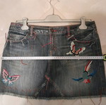 Oasis denim skirt size 40 like new with beautiful embroidery