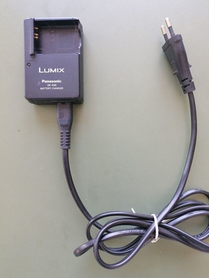 Lumix Panasonic DE-A66 Battery Charger like new