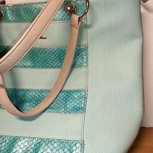 Women's shoulder bag with wear, size 30x42
