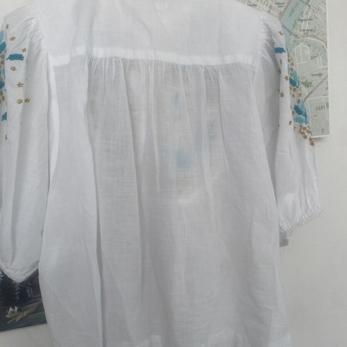 Sfera large white embroidered shirt