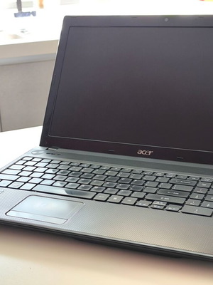 Acer Aspire 5742 laptop used, Intel Core i3, 4GB RAM, 128GB SSD, Windows 11