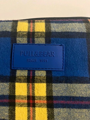 Tablet case 10 inch Pull & Bear like new, checkered