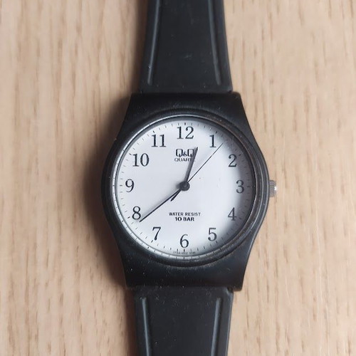 Q&Q Quartz Wristwatch Unisex With Black Strap Like New