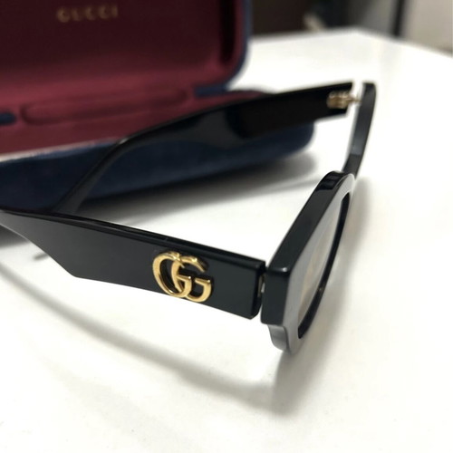 Gucci sunglasses, black