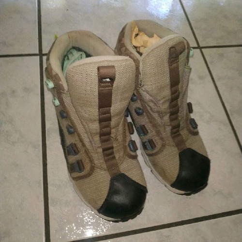 Trekking shoes used, waterproof and anti-slip, size 38, beige brown