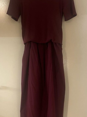 Bordeaux Zara midi dress like new, size M