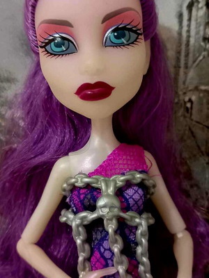 Monster High Spectra Vondergeist "Haunted" doll like new