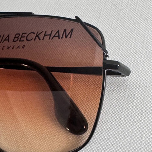 Victoria Beckham VB229S 001 Polarized Sunglasses like new, black