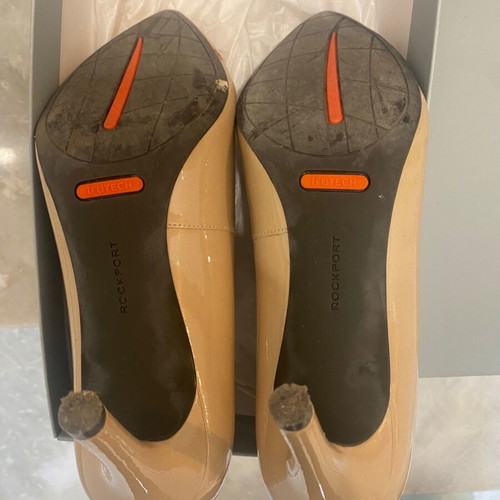 Rockport beige patent leather pumps like new, size 36.5