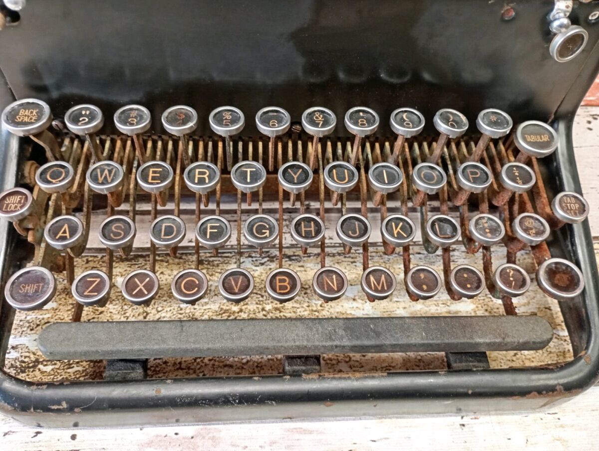 Γραφομηχανή Royal 100 ετών μεταχειρισμένη € 90