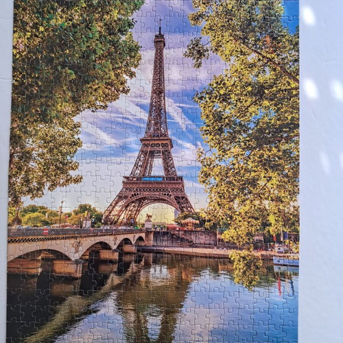 Eiffel Tower puzzle 500 pieces like new, ready to frame
