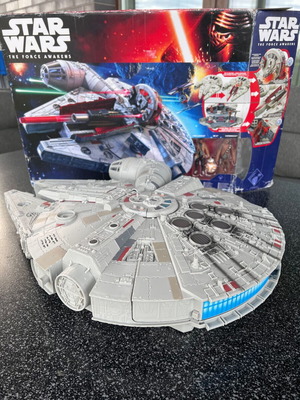 Star Wars Battle Action Millennium Falcon B3678 new