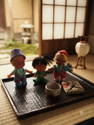 Moody Cuties Sassy Emotions doll set like new, 3 pieces