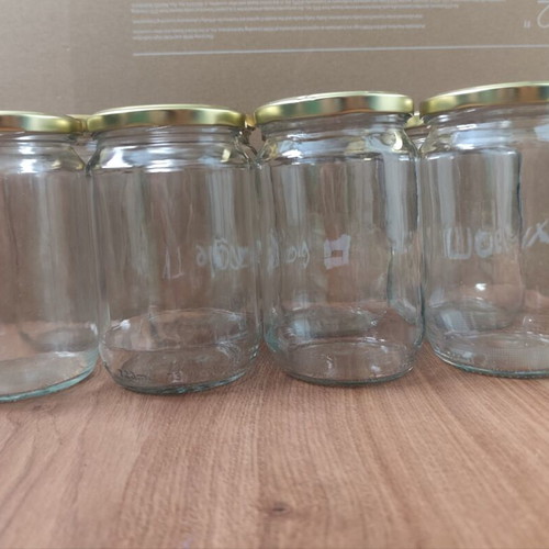 Glass jars set of 8 with metal lids like new