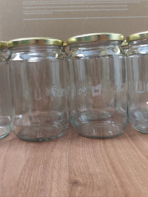 Glass jars set of 8 with metal lids like new