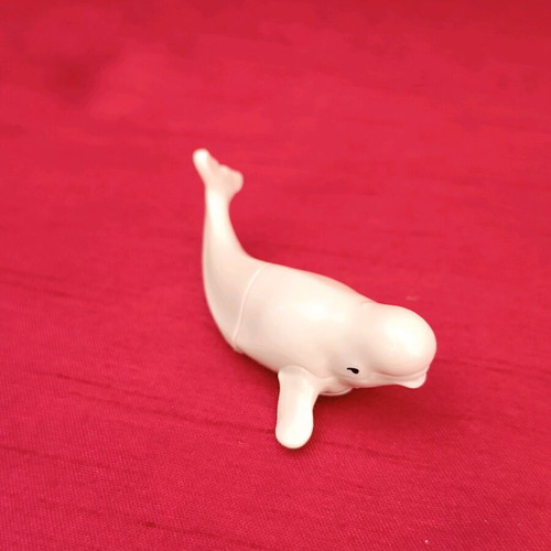 Kinder beluga whale plastic figure 8 cm like new