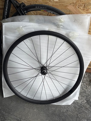 Wheelset Road 700c Disc Brake like new, aluminum 2 kg
