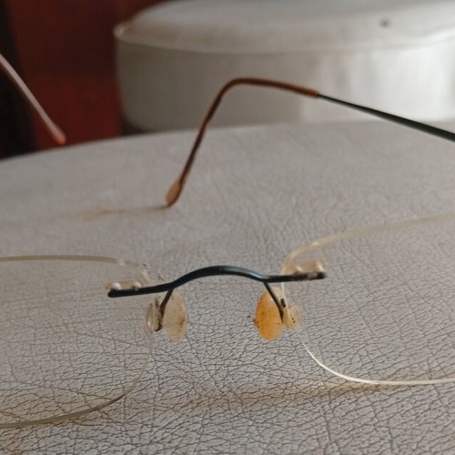 Rimless glasses used, beta titanium alloy, lightweight design