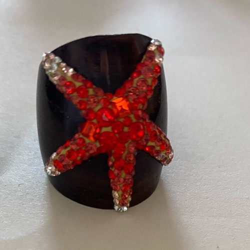 Ring with coral starfish Oxette like new