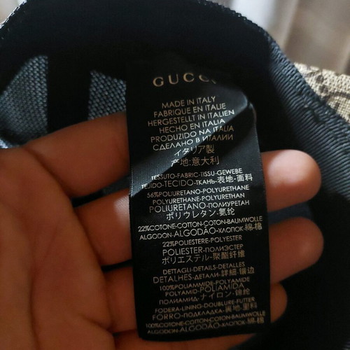Gucci GG Supreme cap with bee, like new, made in Italy