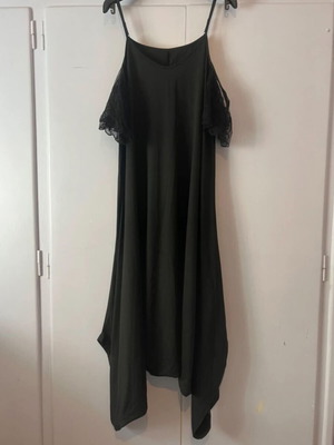 Shein black asymmetrical jumpsuit with adjustable straps and lace, new, plus size 1XL