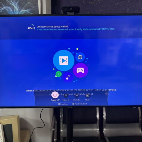 Samsung 43" Smart Monitor με επαγγελματικό εξοπλισμό τηλεδιάσκεψης σαν καινούργιο