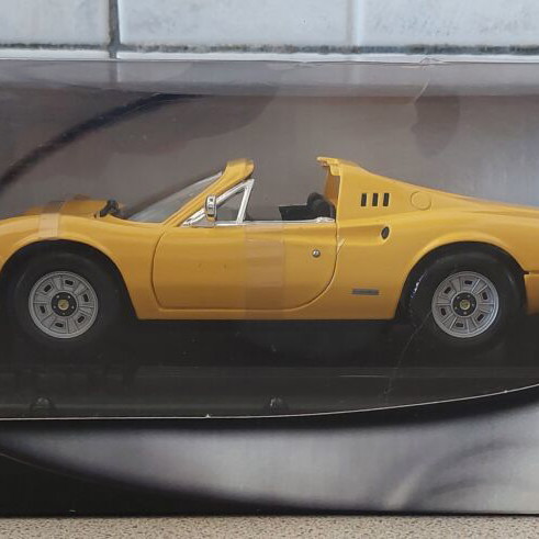 Hot Wheels Ferrari Dino 246 GTS 1:18 Scale Collectible Model Like New