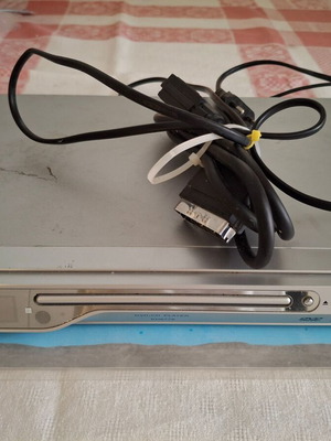 Dvd-cd player μεταχειρισμένο για επιδιόρθωση ή ανταλλακτικά