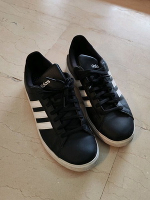 Adidas athletic shoes like new, size 43, black