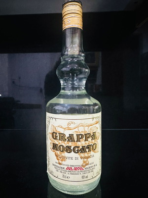 Grappa Moscato Acquavite di Vinaccia 750ml new vintage 1990